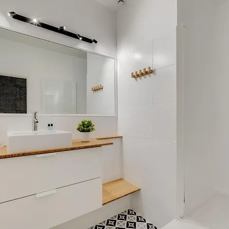 Apartment Bleu Klein - Climatisation, Wifi, Calme