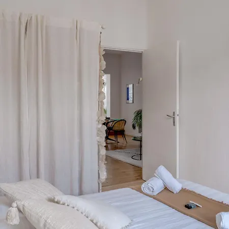 Bleu Klein - Climatisation, Wifi, Calme Apartment