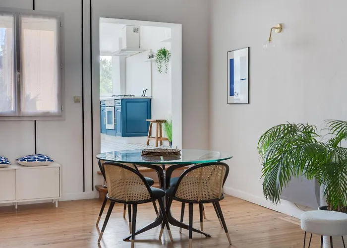 Appartement Bleu Klein - Climatisation, Wifi, Calme *